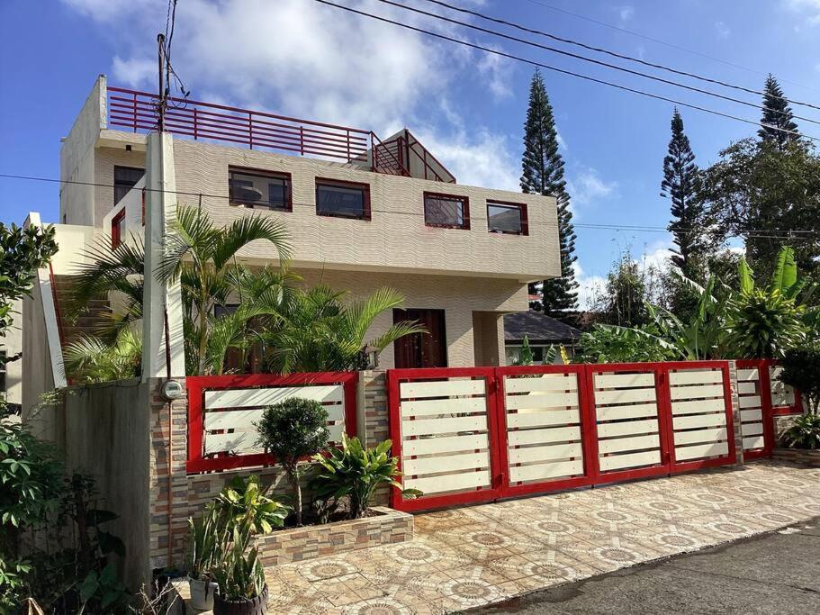 טגאיטאי Four Bedroom Staycation House In Tagaytay מראה חיצוני תמונה